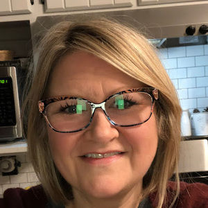 Meet your Posher, Dana